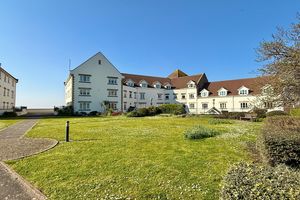 Communal Gardens - click for photo gallery